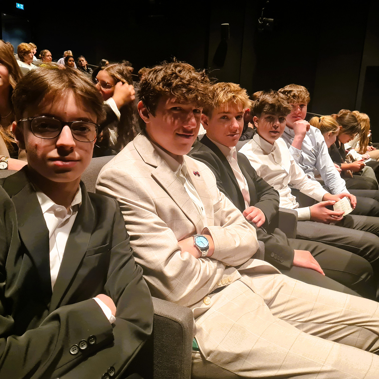 Theaterbesuch HAK 10